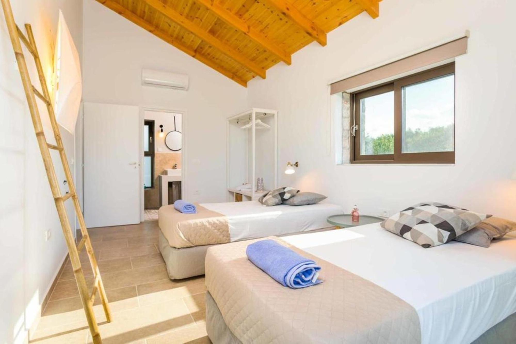 Astarte Villas - Petra Elia Private Villa with Pool Plános Esterno foto